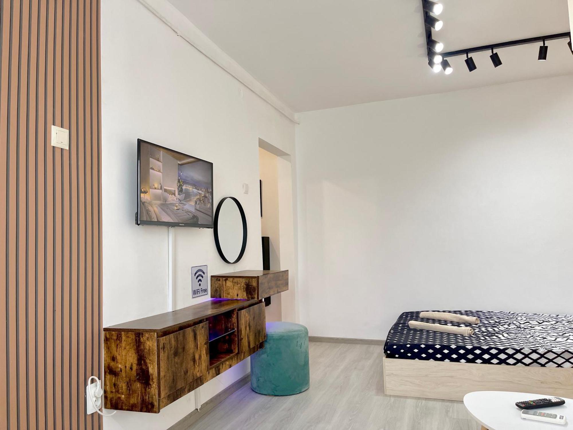 Twins Studio 3 Ploiesti Bagian luar foto